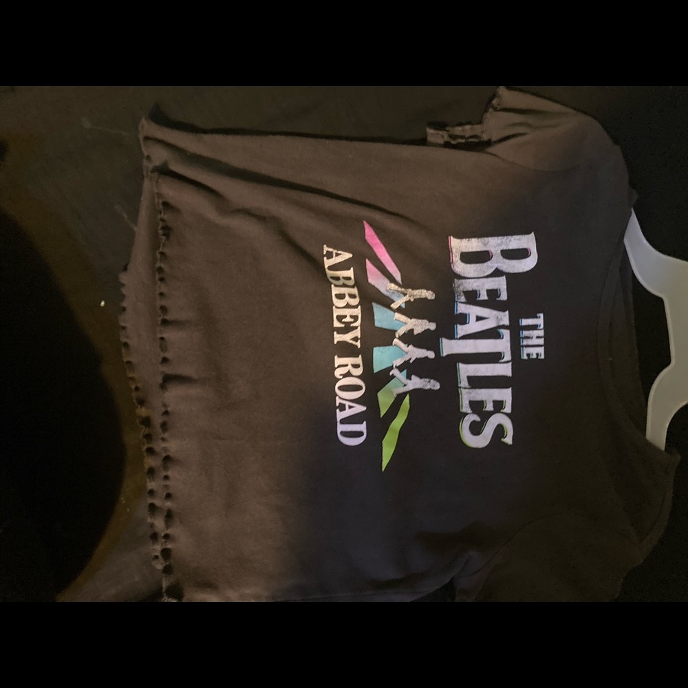 The beetles short sleeved lettuce lace bottom shirt